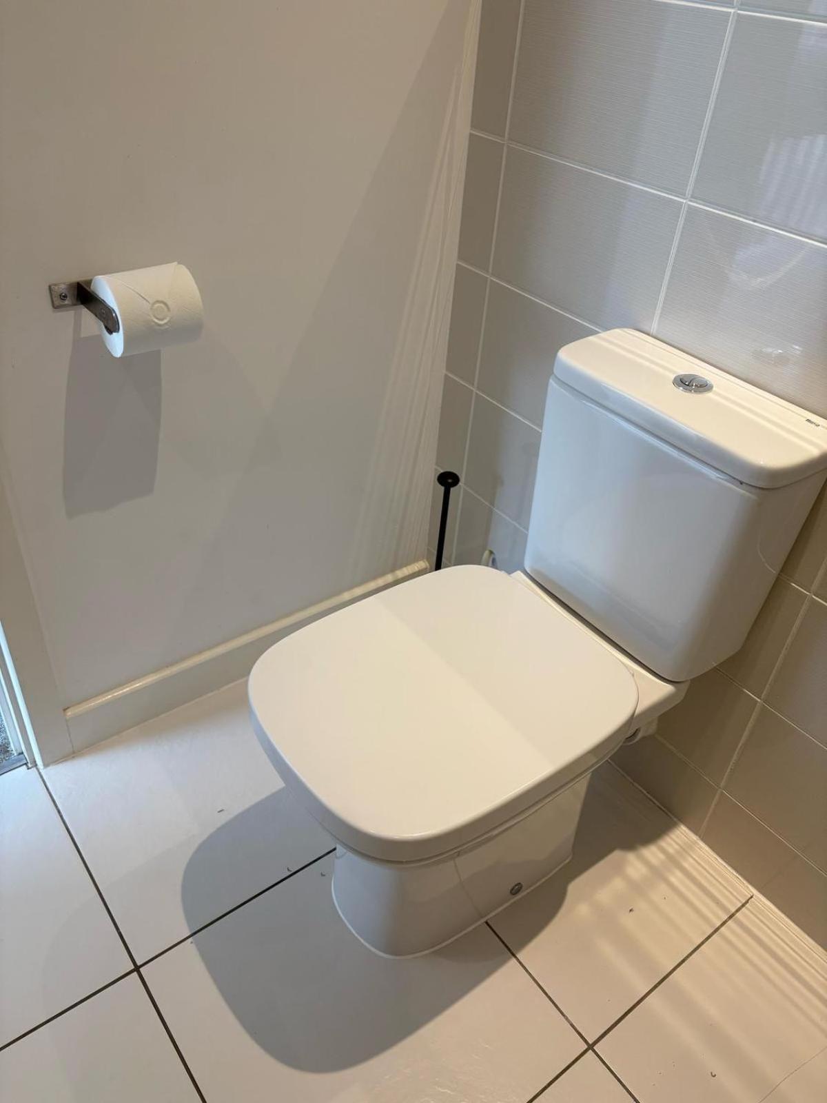 Mpanjus - Double Rooms, Shared House Emersons Green